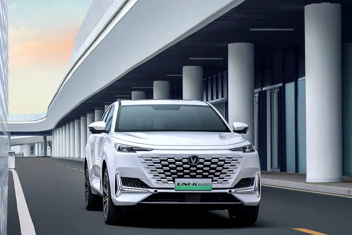 Changan UNI-K 2024 — photo 1 of 18