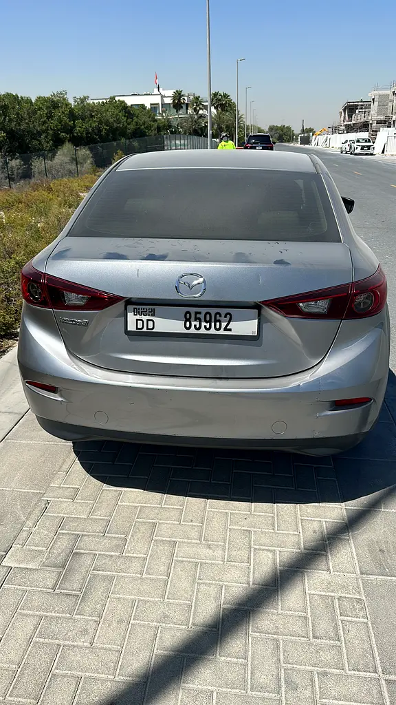 Mazda 3 2016 — photo 1 of 6