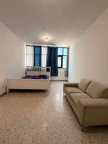 Room Available on Hamdan Street – All Bills Included