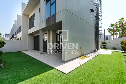 Corner and Spacious I Exceptional Deal | Available