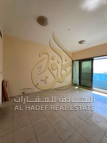 موقع مميز + باركن مجاني + تكييف وصيانة على المالك + دفعات مرنة