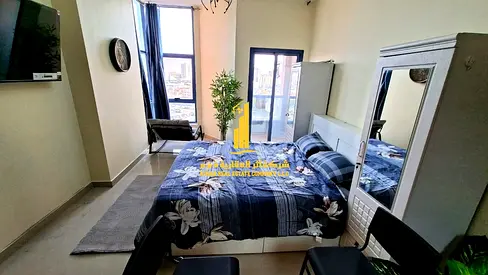 Luxurious, fully furnished studio apartment with brand new, high-end furniture in a prime location.