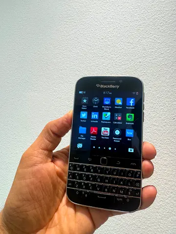 Blackberry Classic Q20 Excellent Condition Sim working