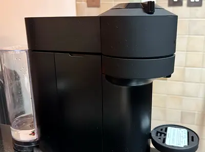 Nespresso Vertuo - Used single-serve capsule coffee machine - compact black