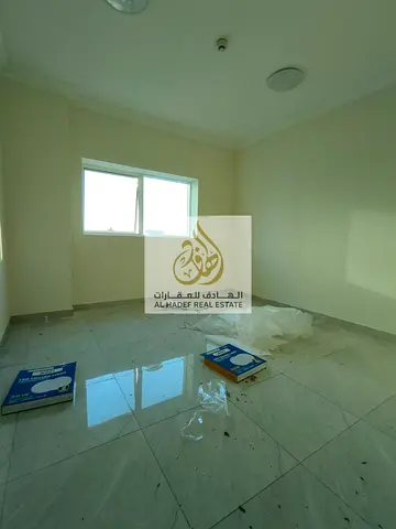 🏡 للإيجار السنوي في المجاز 2 – الشارقة | 3 غرف وصالة | باركينج مجاني | موقع مميز | 4 دفعات