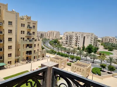 1 BHK DIRECT FROM LANDLORD, NO COMMlSSION | TOP FLOOR | OPEN KITCHEN | CLOSE TO SCHOOL  CARREFO