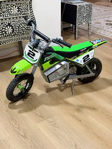 Razor Electric Ride-On Dirt Bike for Kids (Green) - excellent Condition