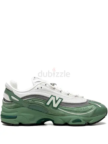New Balance 1000 sneakers Mastet High Top Quality feature a striking sage green sized available40,45