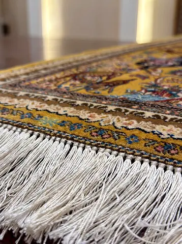 30x90cm Handwoven Persian-style Area Rug with Fringe — Excellent Condition
