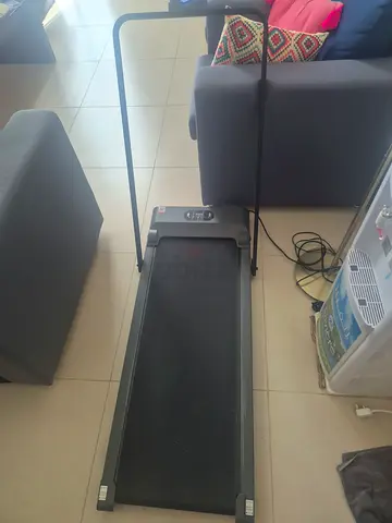 Compact foldable electric walking pad threamill - good working condition