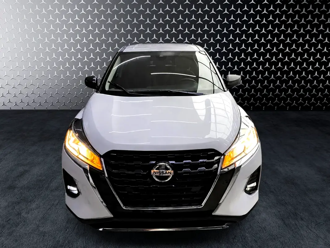 Nissan Kicks 2021 — photo 1 of 16