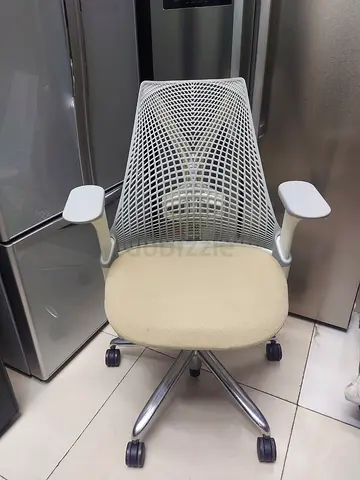 Herman Miller Sayl Office Chair Good Condition with Adjustable Arms