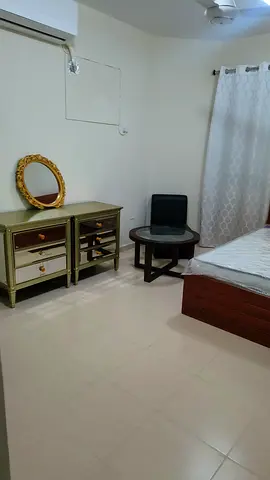 Couples only-Room Available from July 1st onwards Al Karama ADCB Metro Station Nesto,Lulu Re:3200dh