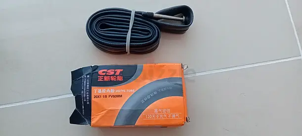 Brand new CST 20x1.95/2.125 bicycle inner tube (with box and strap)