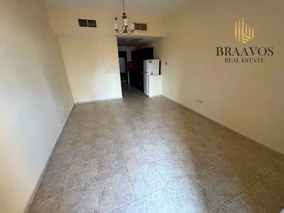 FITTED KITCHEN | CHILLER FREE | READY TO MOVE