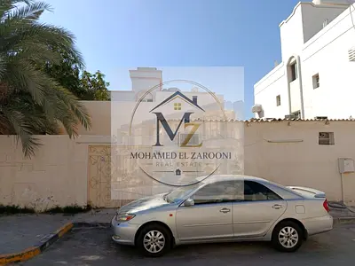 For sale: A distinctive traditional Arabic house in the Maysaloon area, ideally located on a corner lot with access to two streets. Close to all ameni