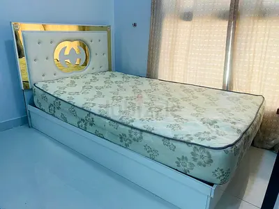 single bed with mattress