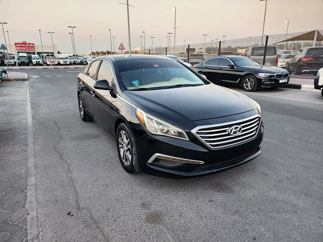 Hyundai Sonata 2016 — photo 1 of 14