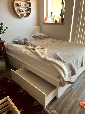 Ikea malm queen bed with mattress ( 160*200 )