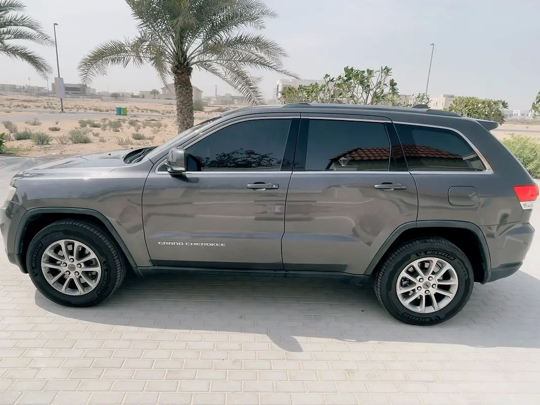 Jeep Grand Cherokee 2014 — photo 1 of 7
