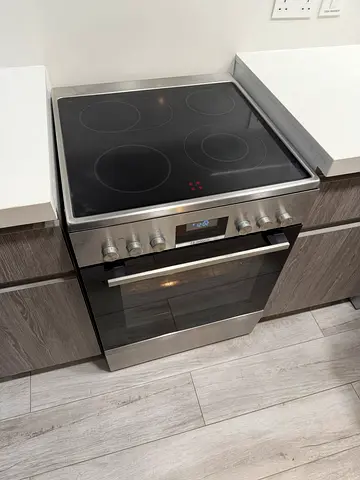 Bosch Electric Ceramic Stove with oven 60cm HKR39C250
