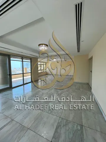 شقة دوبلكس 5 غرف وصالة - إطلالة مفتوحة - صيانة مجانية طوال فترة الإيجار - باركن مجاني - مساحات واسعة جداً - سكن عائلات