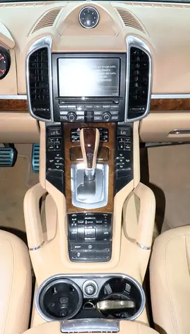 2014 Porsche CAYENNE — миниатюра 13