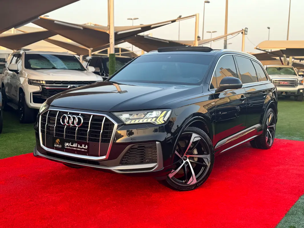 Audi Q7 2021 — photo 1 of 20