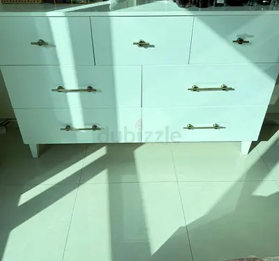 X2 Bedside Nightstand / side tables and x1 Dresser / Chester / Chest of Drawer / Dressing Table