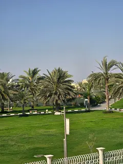 One-bedroom apartment with a living room for rent in Al Manakh, opposite the park. Large area with a