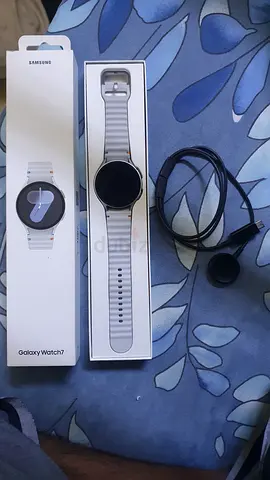 Samsung Galaxy Watch7 (Silver) with Charger - Flawless Condition