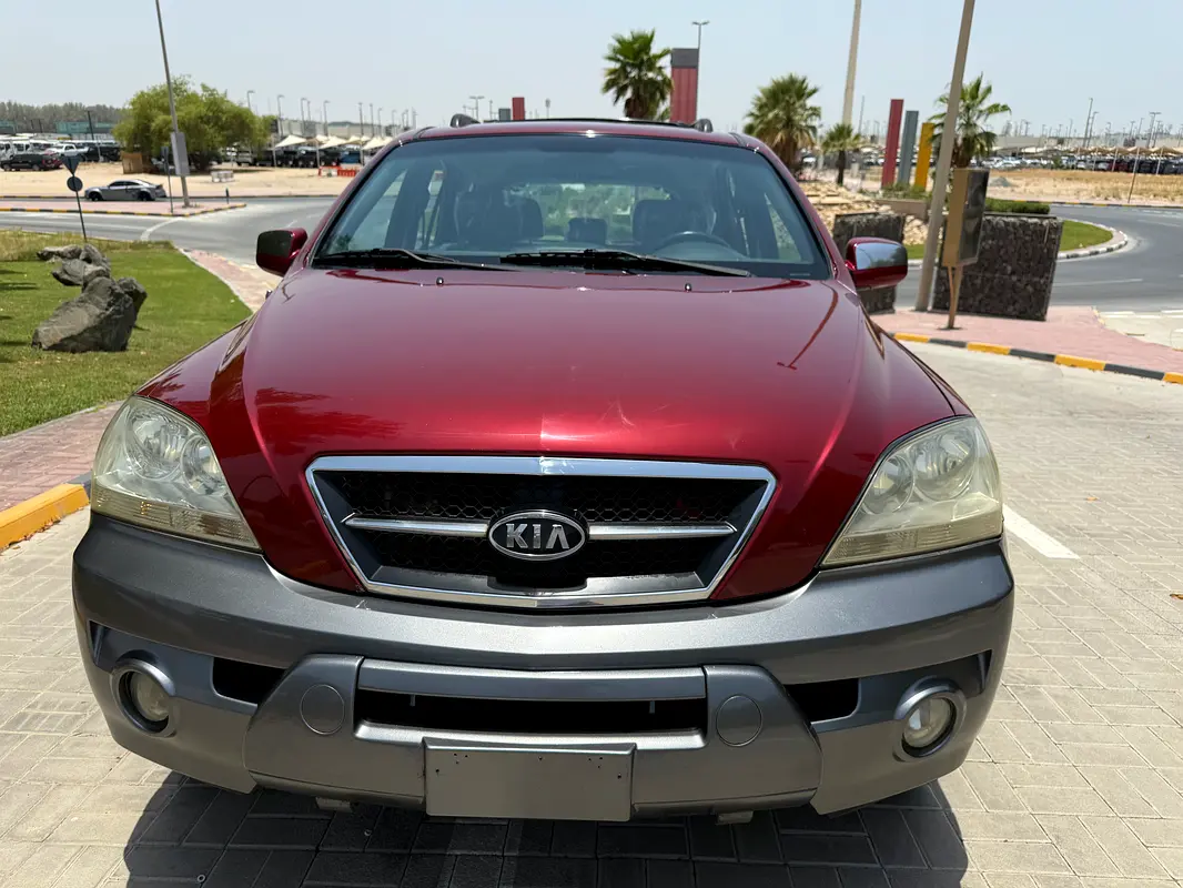 Kia Sorento 2005 — photo 1 of 20