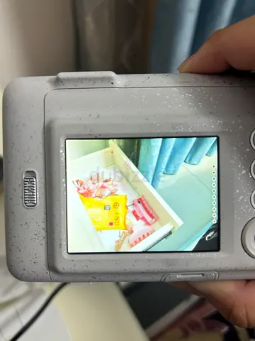 Fujifilm INSTAX mini LiPlay Hybrid instant camera, Micro SD card slot, 6 Polaroid sheets provided.