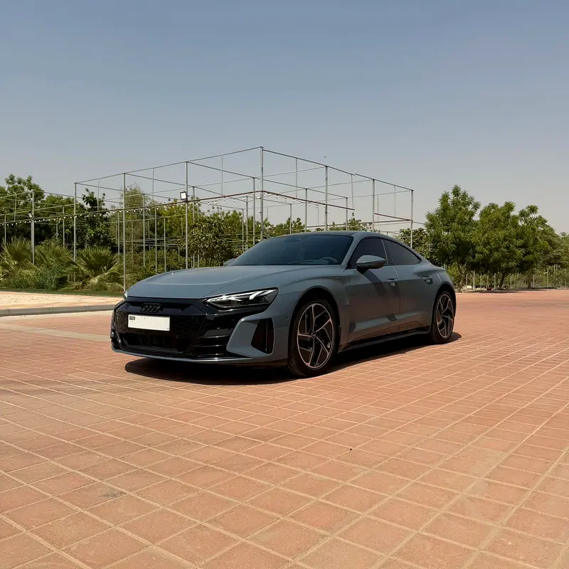 Audi e-tron GT 2022 — photo 1 of 11