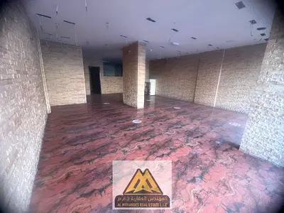 محل تجاري ملكي للإيجار السنوي في النخيل - عجمان (ثاني نمرة من الكورنيش بمساحة ضخمة 1500 قدم مع مواقف أمامية وتسهيلات حتى 6 دفعات)