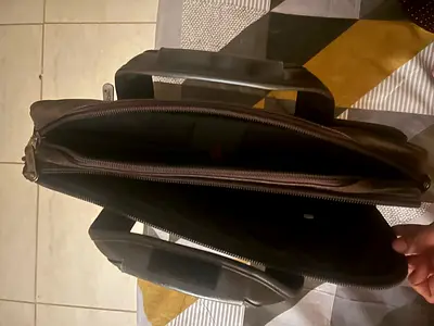 Genuine leather black briefcase / laptop bag - good condition