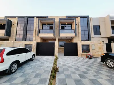 🏡 للايجار فيلا فاخرةبعجمان - منطقة الحليو - 5 غرف ماستر و صالة و مجلس ومطبخ و غرفة خادمة مساحات كبيرة  - السعر فقط 85 الف درهم قابل للتفاوض