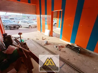 محل  تجاري موقع مميز بتصميم عملي وجاهز للاستخدام المناسب ومناسب لصيانة الدوري على المالك