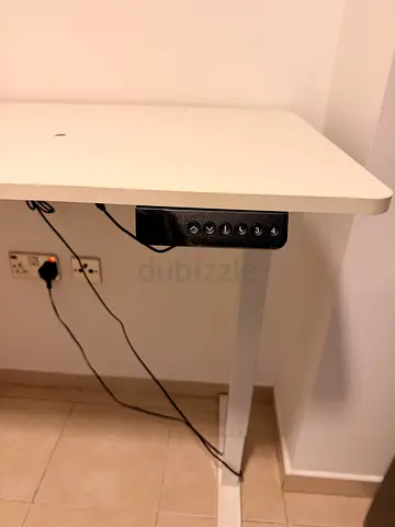 Compact white adjustable standing desk - good condition