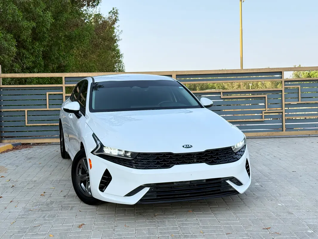 Kia K5 2021 — photo 1 of 17