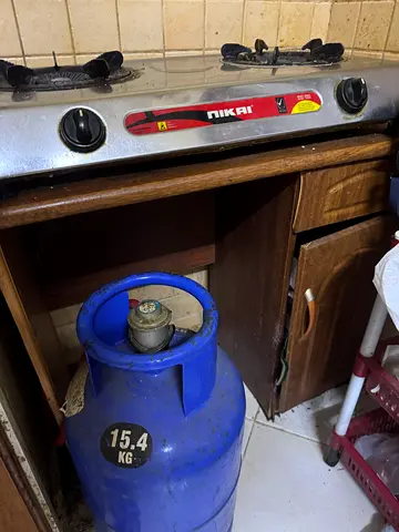 Used 2-burner gas stove with 15.4kg gas cylinder - working condition,regulator  stove