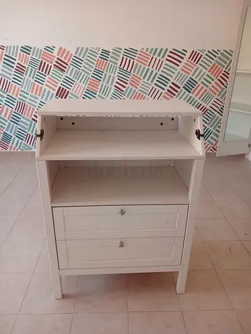 White Wooden Bathroom/Bedroom Vanity Cabinet with Drawers and Shelf
