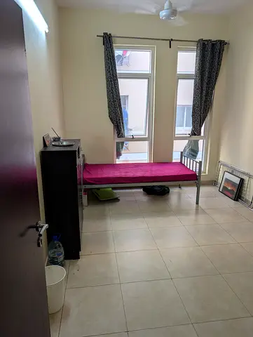 Master bedroom With all amenities near Metro station