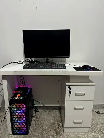 Gaming/office desk with 3 drawers