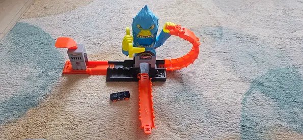 Hot Wheels City Gorilla Attack Track Set