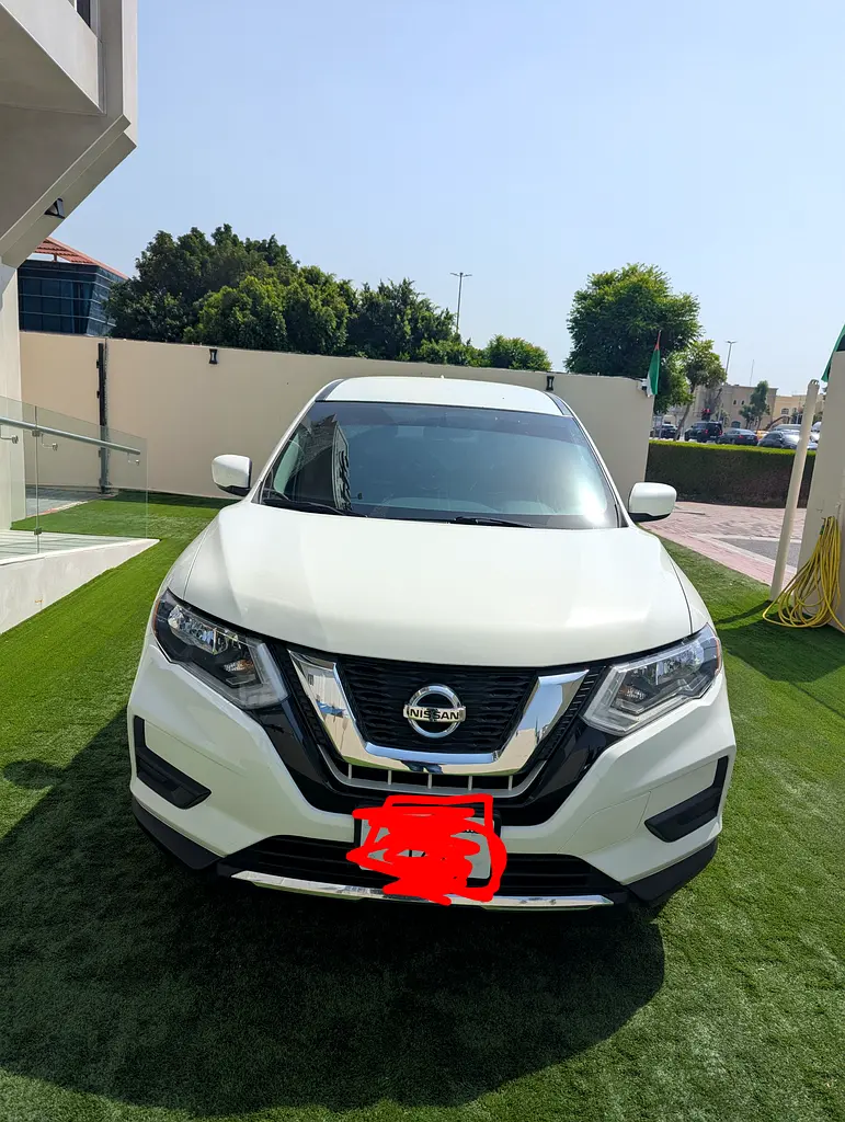 Nissan Rogue 2017 — photo 1 of 9