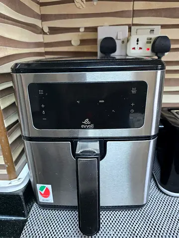 Evvoli Digital Air Fryer 5.5L – Touch Screen | Excellent Condition
