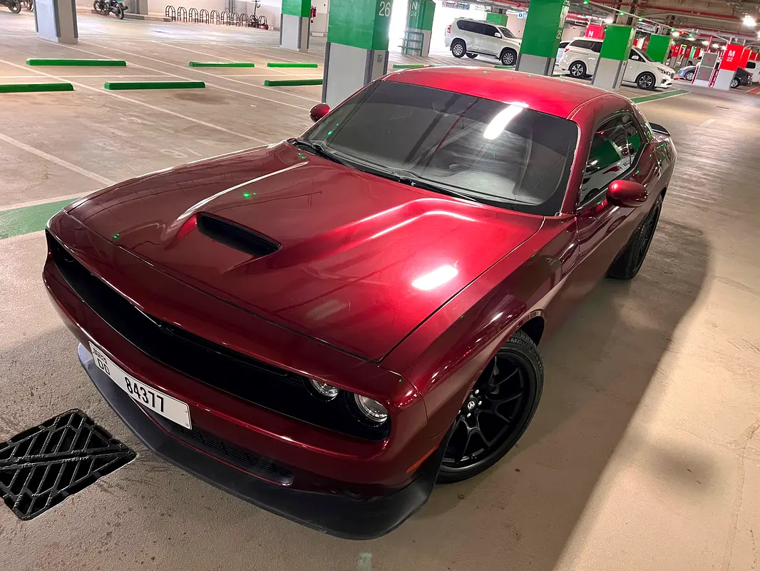 Dodge Challenger 2022 — photo 1 of 5