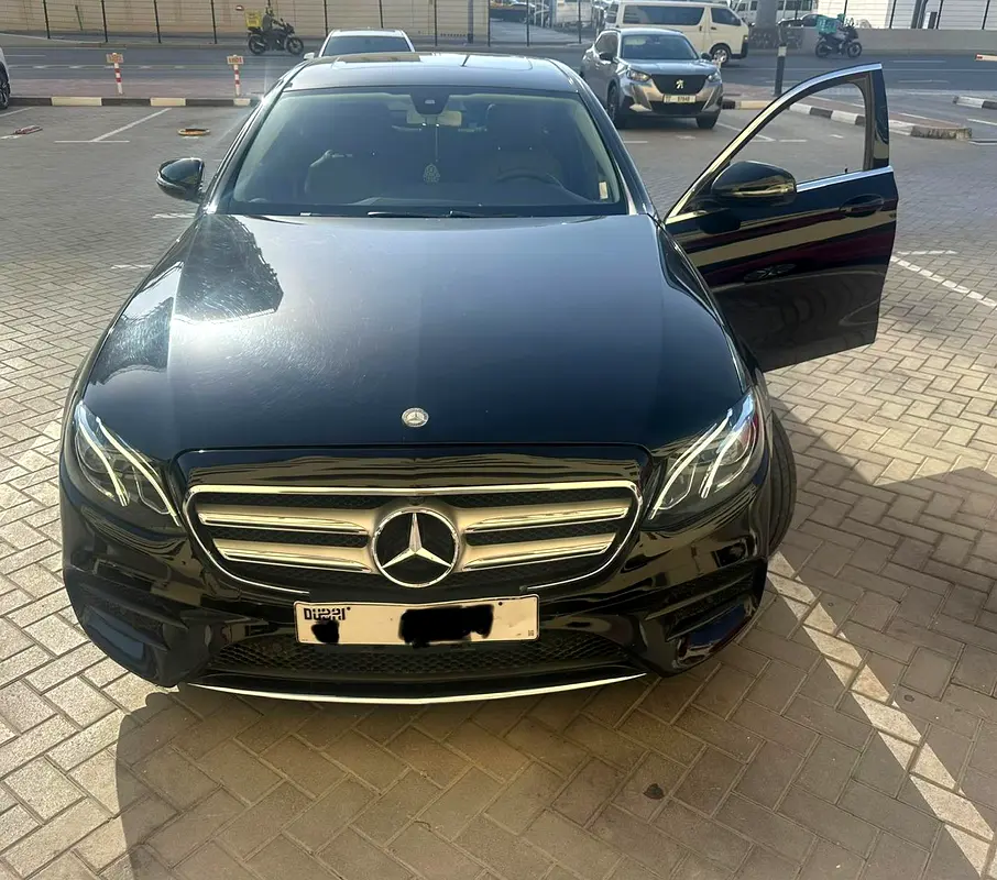 Mercedes-Benz E-Class 2019 — photo 1 of 10