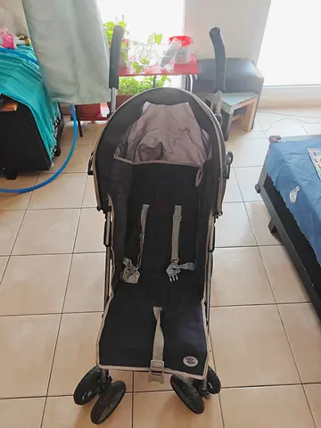 Lightweight umbrella stroller - used, folds compactly